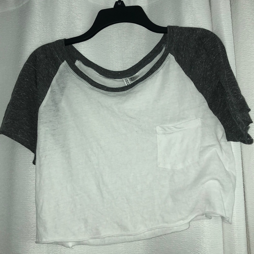grey & white t shirt flowy crop top